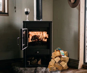 Brennholzstücke 20 l im Sack – für Öfen, Kamine, Saunen, abgelagert